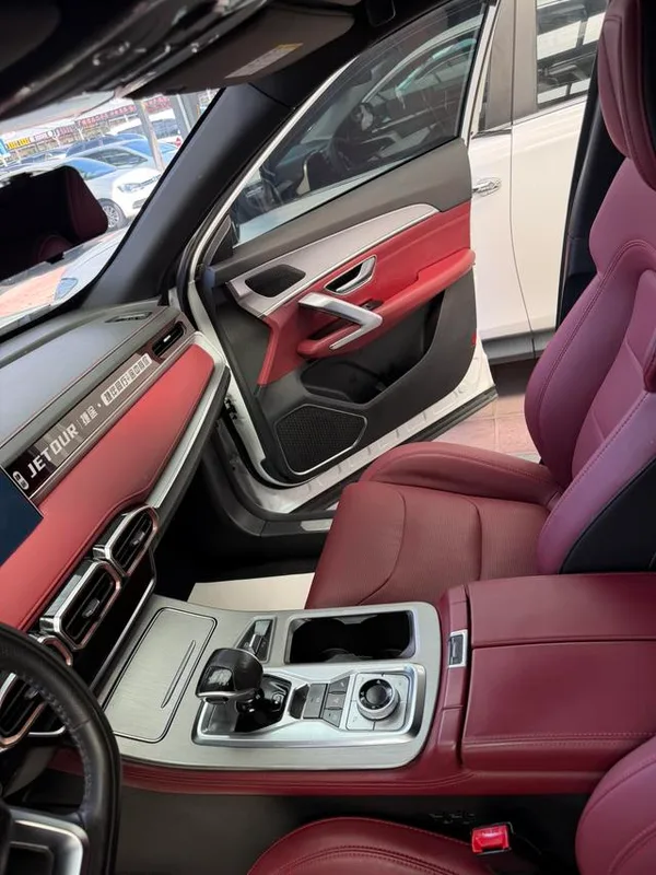 Jetour X70 PLUS 2021 Restyling 1.5T DCT mountain Pro 7 seat interior photo 11 Jetour X70 PLUS 2021 Restyling 1.5T DCT mountain Pro 7 seat interior photo 11