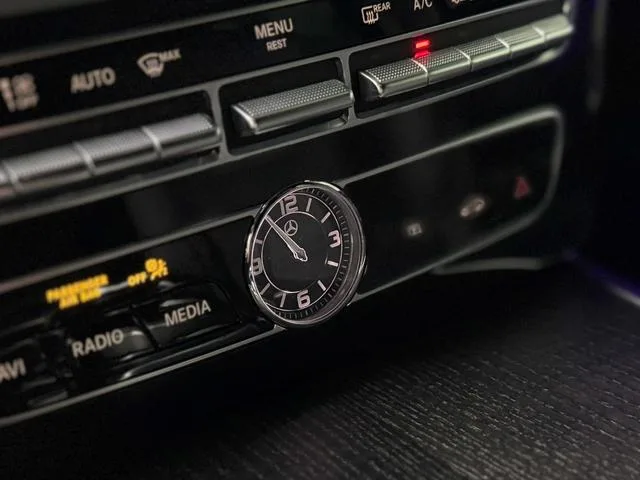 Mercedes-Benz G-Class 2024 G 350 interior foto 17