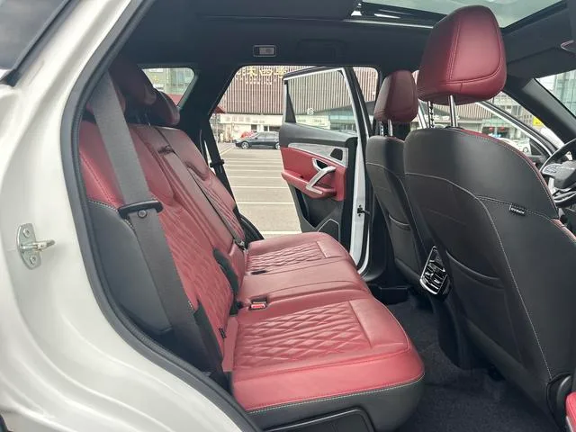 Jetour X70 PLUS 2023 1.6T DCT Strong person 5 seat interior photo 11