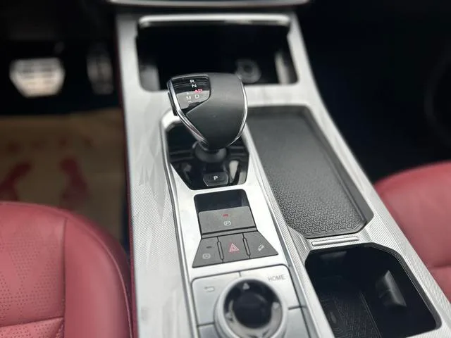 Jetour X70 PLUS 2023 1.6T DCT Strong person 5 seat interior photo 15