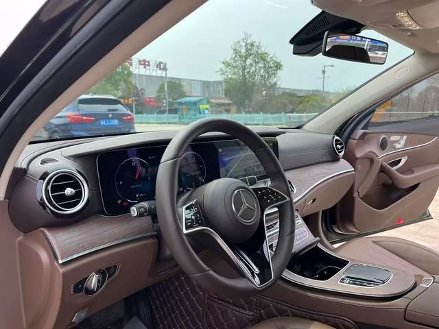 Mercedes-Benz E-Class 2021 E 300 L Fashionable Passenger car interior photo 11
