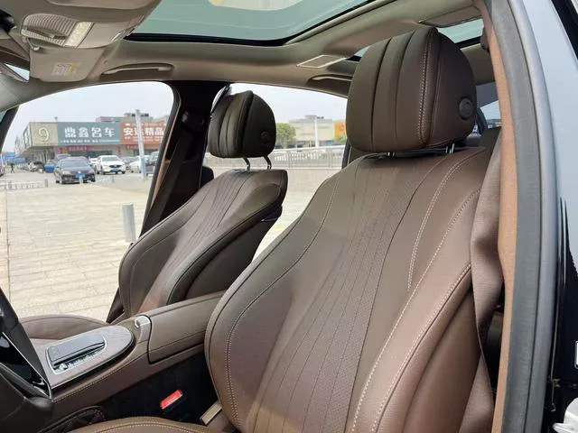Mercedes-Benz E-Class 2021 E 300 L Fashionable Passenger car interior photo 13