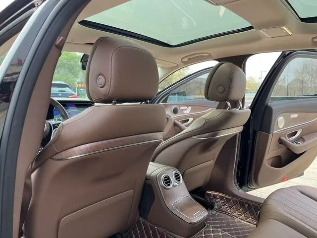 Mercedes-Benz E-Class 2021 E 300 L Fashionable Passenger car interior photo 15