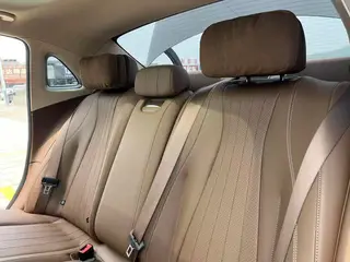 Mercedes-Benz E-Class 2021 E 300 L Fashionable Passenger car interior photo 16