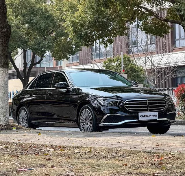Mercedes-Benz E-Class 2023 E 300 L Люксовый Седан экстерьер фото 3