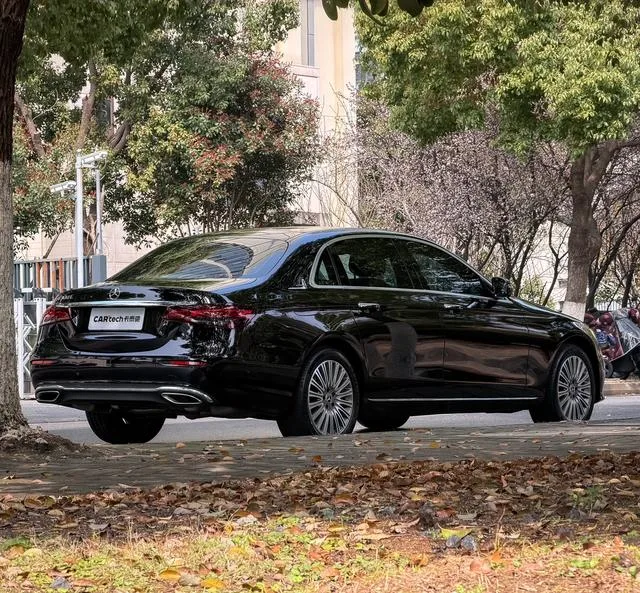 Mercedes-Benz E-Class 2023 E 300 L Люксовый Седан экстерьер фото 5