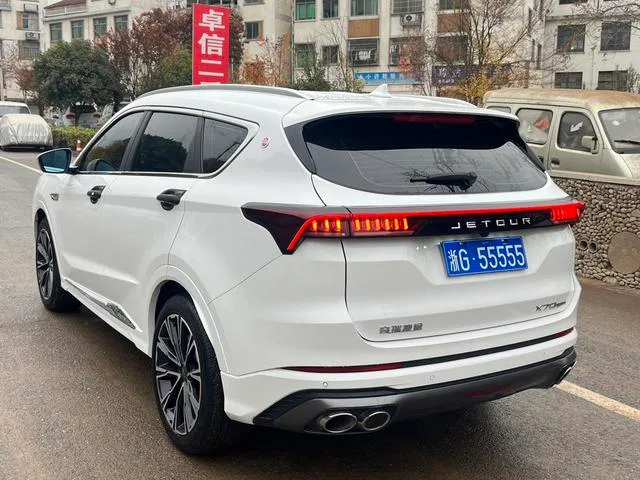 Jetour X70 PLUS 2021 Zhuge 1.6T DCT Kongming 7 seat interior photo 9