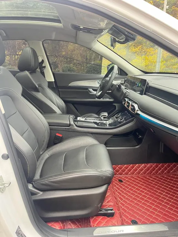 Jetour X70 PLUS 2021 Zhuge 1.6T DCT Kongming 7 seat interior photo 11