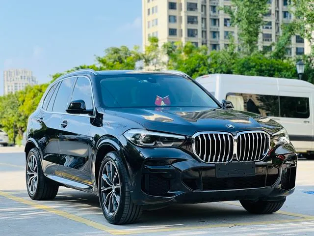BMW X5 2021 xDrive30i M Sports suit exterior photo 3 BMW X5 2021 xDrive30i M Sports suit exterior photo 3