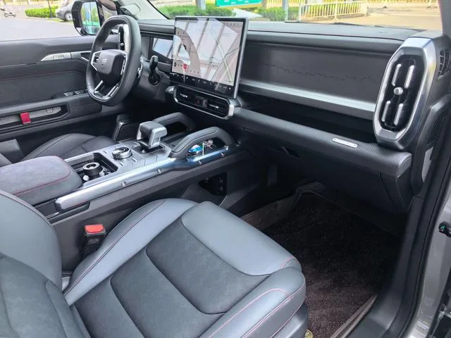 Jetour T2 2023 1.5TD Two-wheel drive Discover PRO interior photo 11 Jetour T2 2023 1.5TD Two-wheel drive Discover PRO interior photo 11