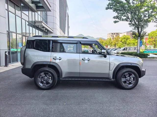 Jetour T2 2023 1.5TD Two-wheel drive Discover PRO interior photo 18 Jetour T2 2023 1.5TD Two-wheel drive Discover PRO interior photo 18