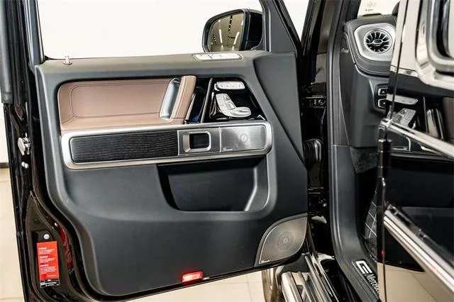 Mercedes-Benz G-Class 2024 G 500 intérieur photo 19