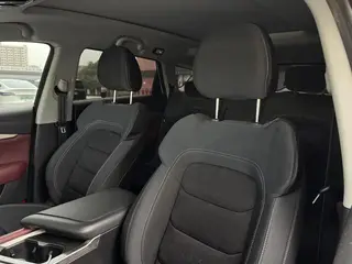 Jetour X70 2024 1.5T DCT Enjoyment Edition 7 seat interior photo 16