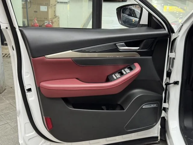 Jetour X70 2024 1.5T DCT Enjoyment Edition 7 seat interior photo 20