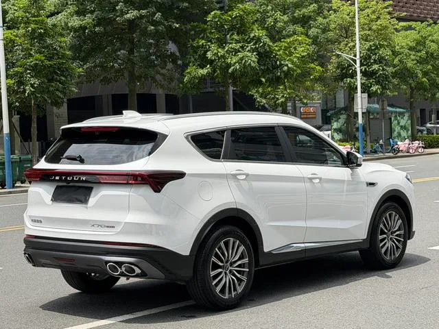 Jetour X70 PLUS 2024 Champion Edition 1.5T DCT Champion PRO 7 seat exterior photo 6 Jetour X70 PLUS 2024 Champion Edition 1.5T DCT Champion PRO 7 seat exterior photo 6
