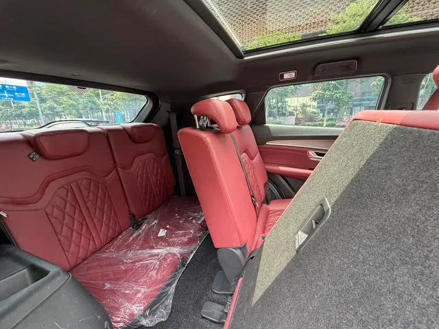 Jetour X70 PLUS 2024 Champion Edition 1.5T DCT Champion PRO 7 seat interior photo 18 Jetour X70 PLUS 2024 Champion Edition 1.5T DCT Champion PRO 7 seat interior photo 18