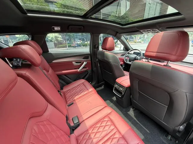 Jetour X70 PLUS 2024 Champion Edition 1.5T DCT Champion PRO 7 seat interior photo 19 Jetour X70 PLUS 2024 Champion Edition 1.5T DCT Champion PRO 7 seat interior photo 19