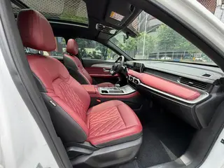 Jetour X70 PLUS 2024 Champion Edition 1.5T DCT Champion PRO 7 seat interior photo 20 Jetour X70 PLUS 2024 Champion Edition 1.5T DCT Champion PRO 7 seat interior photo 20