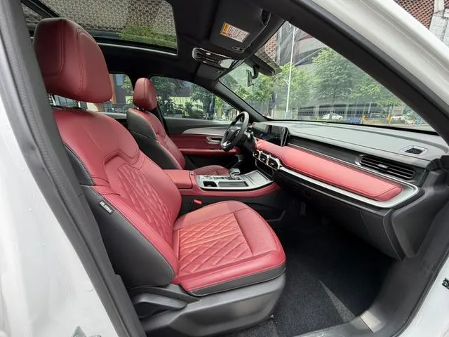 Jetour X70 PLUS 2024 Champion Edition 1.5T DCT Champion PRO 7 seat interior photo 20 Jetour X70 PLUS 2024 Champion Edition 1.5T DCT Champion PRO 7 seat interior photo 20