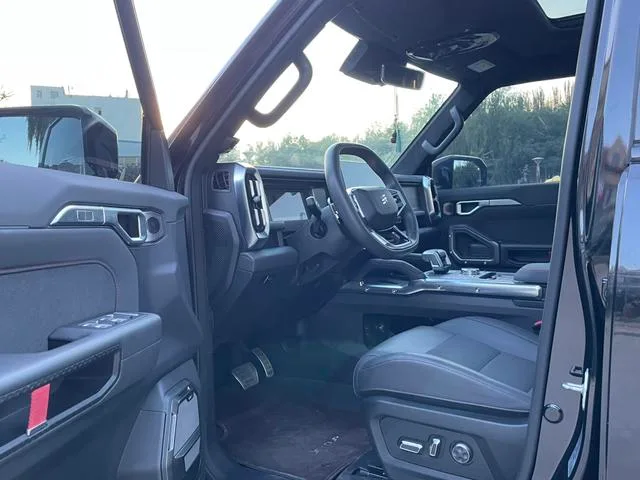 Jetour T2 2023 2.0TD Four-wheel drive Time travel PRO interior photo 13 Jetour T2 2023 2.0TD Four-wheel drive Time travel PRO interior photo 13