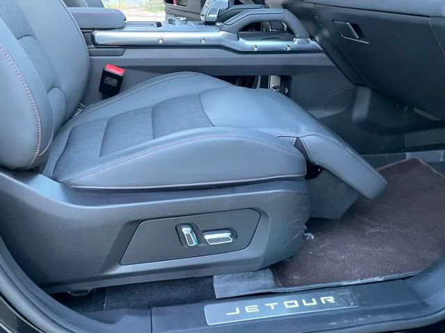 Jetour T2 2023 2.0TD Four-wheel drive Time travel PRO interior photo 18 Jetour T2 2023 2.0TD Four-wheel drive Time travel PRO interior photo 18