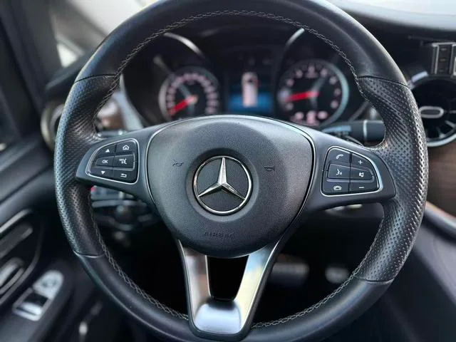 Mercedes-Benz V-Class 2021 V 260 L Edición de lujo de batalla larga interior foto 15