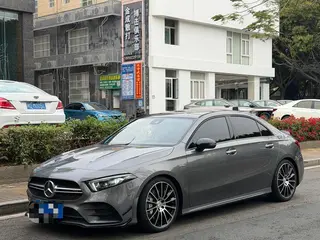 Mercedes-Benz A-Class AMG 2022 AMG A 35 L 4MATIC extérieur photo 1