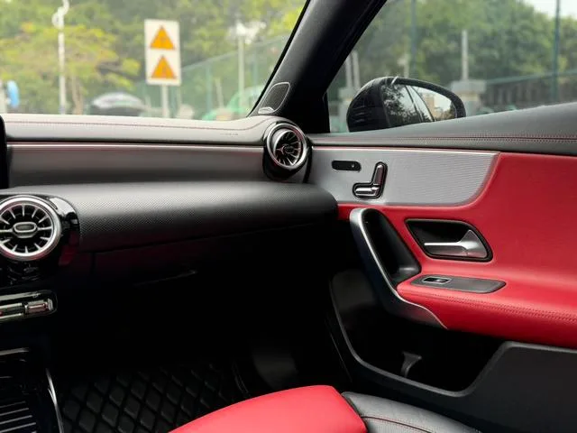 Mercedes-Benz A-Class AMG 2022 AMG A 35 L 4MATIC extérieur photo 9