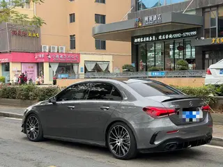 Mercedes-Benz A-Class AMG 2022 AMG A 35 L 4MATIC intérieur photo 15