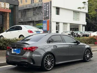 Mercedes-Benz A-Class AMG 2022 AMG A 35 L 4MATIC intérieur photo 17