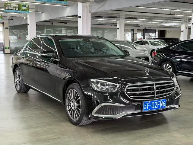 Mercedes-Benz E-Class 2023 E 260 L Coche exterior foto 2