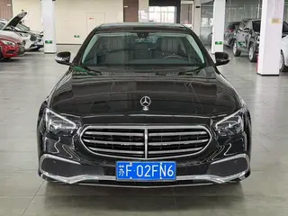 Mercedes-Benz E-Class 2023 E 260 L Coche exterior foto 3