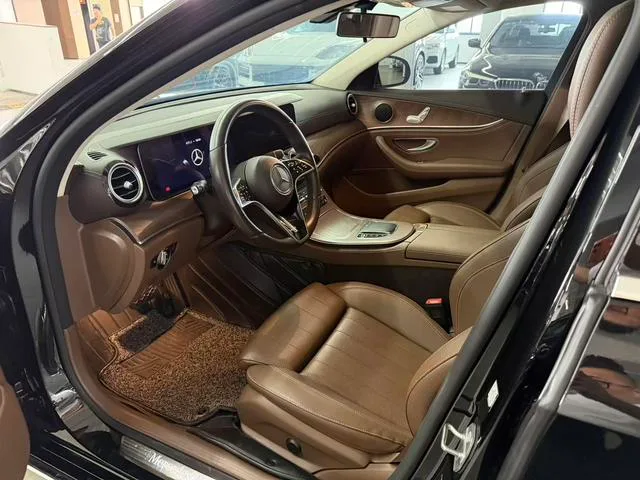 Mercedes-Benz E-Class 2023 E 260 L Coche exterior foto 4