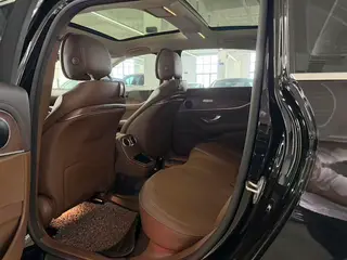 Mercedes-Benz E-Class 2023 E 260 L Coche exterior foto 6