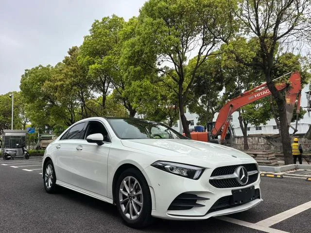 Mercedes-Benz A-Class 2022 A 200 L Sports Sedan Dynamic Edition exterior photo 3