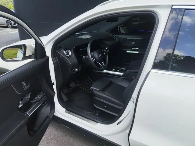 Mercedes-Benz GLA 2023 GLA 220 exterior photo 3