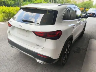 Mercedes-Benz GLA 2023 GLA 220 interior photo 8