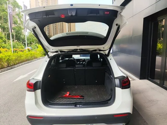 Mercedes-Benz GLA 2023 GLA 220 interior photo 9