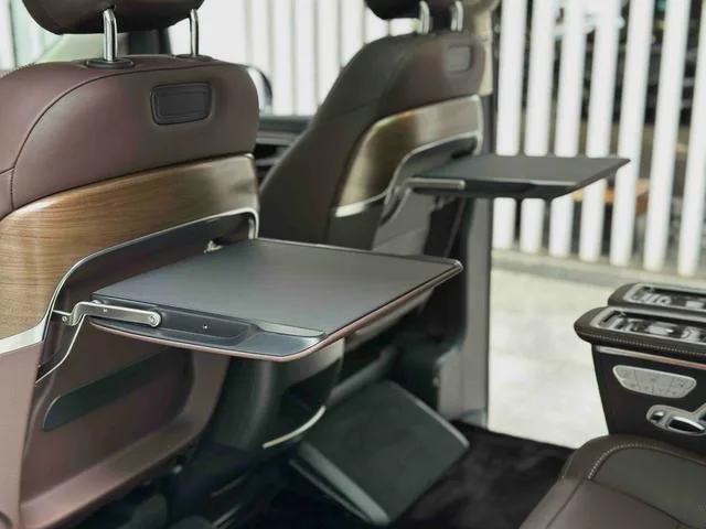 Mercedes-Benz V-Class 2022 V 260 L Long Wheelbase Deluxe Edition interior photo 11 Mercedes-Benz V-Class 2022 V 260 L Long Wheelbase Deluxe Edition interior photo 11