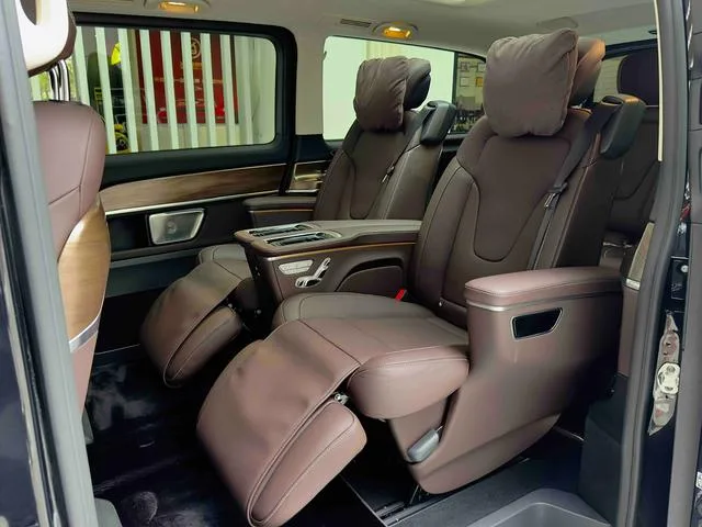 Mercedes-Benz V-Class 2022 V 260 L Long Wheelbase Deluxe Edition interior photo 13 Mercedes-Benz V-Class 2022 V 260 L Long Wheelbase Deluxe Edition interior photo 13