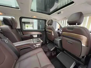 Mercedes-Benz V-Class 2022 V 260 L Long Wheelbase Deluxe Edition interior photo 20 Mercedes-Benz V-Class 2022 V 260 L Long Wheelbase Deluxe Edition interior photo 20