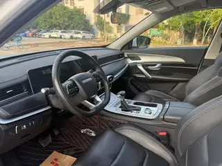 Jetour X70 PLUS 2023 1.5T DCT Brave person PLUS 5 seat interior photo 8 Jetour X70 PLUS 2023 1.5T DCT Brave person PLUS 5 seat interior photo 8