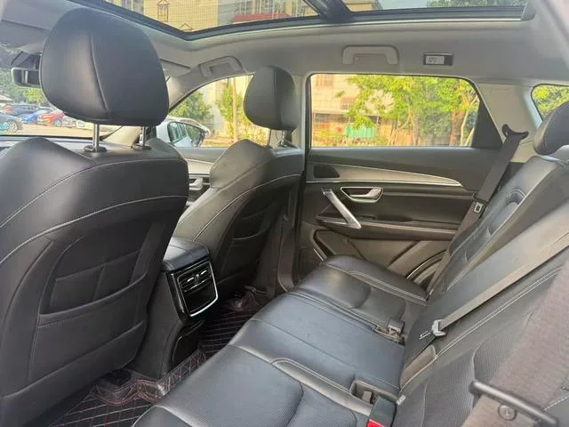 Jetour X70 PLUS 2023 1.5T DCT Brave person PLUS 5 seat interior photo 9 Jetour X70 PLUS 2023 1.5T DCT Brave person PLUS 5 seat interior photo 9