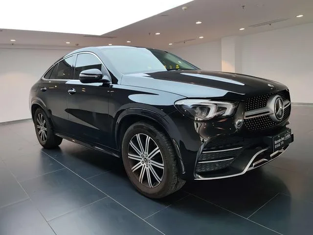 Mercedes-Benz GLE Coupe 2023 GLE 350 4MATIC Coupé SUV Estilo de moda exterior foto 2 Mercedes-Benz GLE Coupe 2023 GLE 350 4MATIC Coupé SUV Estilo de moda exterior foto 2