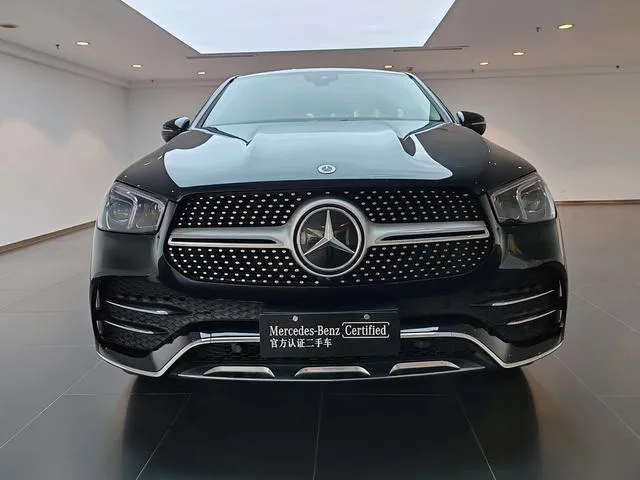 Mercedes-Benz GLE Coupe 2023 GLE 350 4MATIC Coupé SUV Estilo de moda exterior foto 5 Mercedes-Benz GLE Coupe 2023 GLE 350 4MATIC Coupé SUV Estilo de moda exterior foto 5