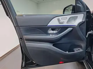 Mercedes-Benz GLE Coupe 2023 GLE 350 4MATIC Coupé SUV Estilo de moda interior foto 9 Mercedes-Benz GLE Coupe 2023 GLE 350 4MATIC Coupé SUV Estilo de moda interior foto 9