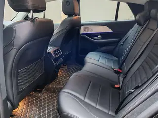 Mercedes-Benz GLE Coupe 2023 GLE 350 4MATIC Coupé SUV Estilo de moda interior foto 13 Mercedes-Benz GLE Coupe 2023 GLE 350 4MATIC Coupé SUV Estilo de moda interior foto 13