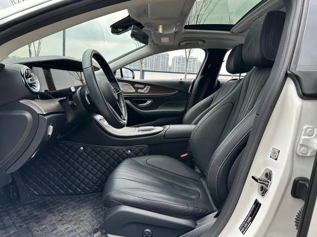 Mercedes-Benz CLS 2022 CLS 300 Dinámico exterior foto 4 Mercedes-Benz CLS 2022 CLS 300 Dinámico exterior foto 4