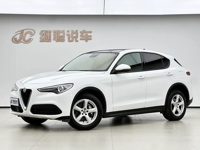 Alfa Romeo Stelvio 2017 2.0T 200HP Versión de élite exterior foto 1 Alfa Romeo Stelvio 2017 2.0T 200HP Versión de élite exterior foto 1