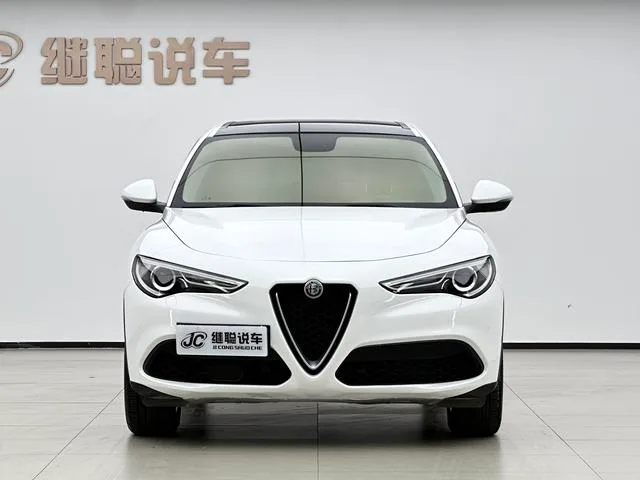 Alfa Romeo Stelvio 2017 2.0T 200HP Versión de élite exterior foto 2 Alfa Romeo Stelvio 2017 2.0T 200HP Versión de élite exterior foto 2